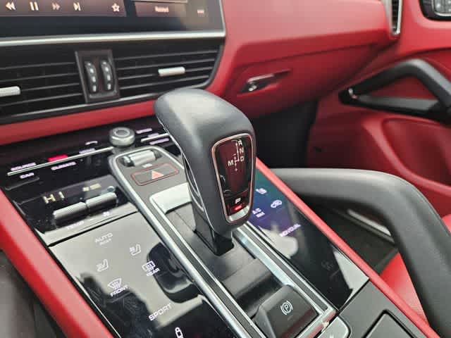 Thumbnail: 2023 Porsche Cayenne - 32