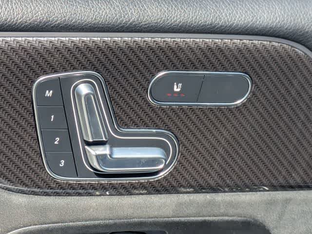 Thumbnail: 2022 Mercedes-Benz GLB - 16