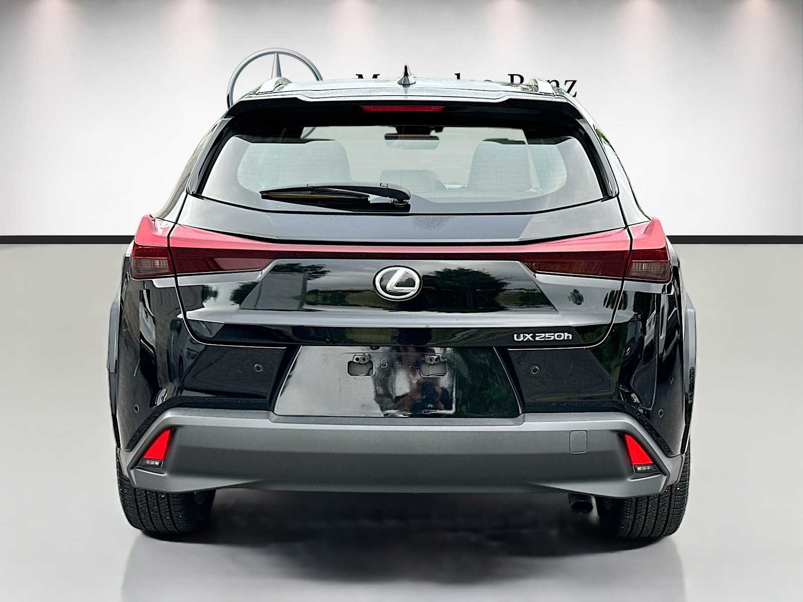 Thumbnail: 2023 Lexus UX - 5