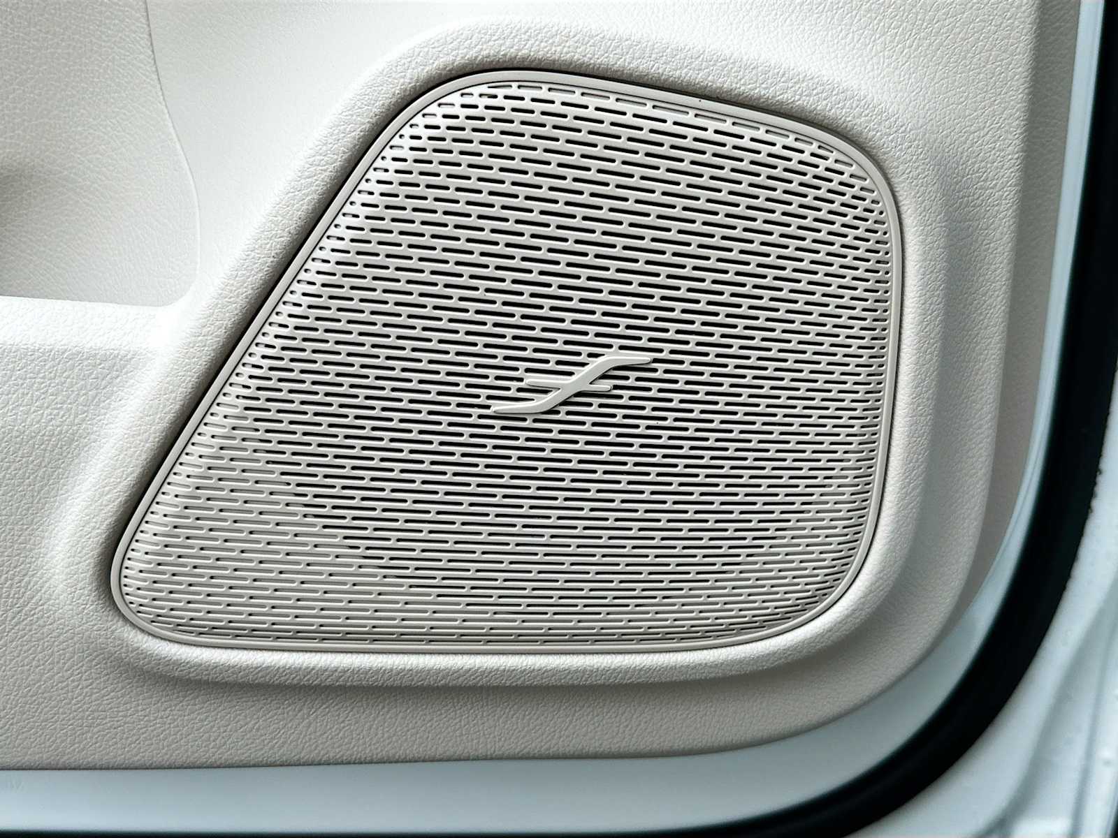 Thumbnail: 2026 Mercedes-Benz GLB - 18