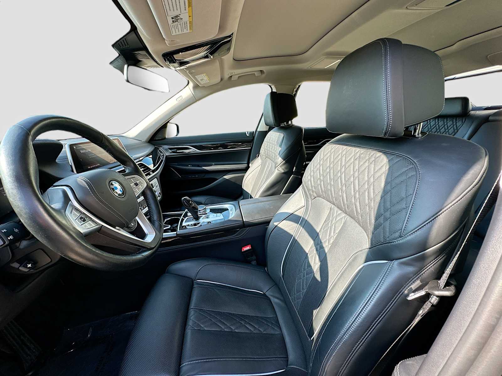 Thumbnail: 2021 BMW 7 Series - 22