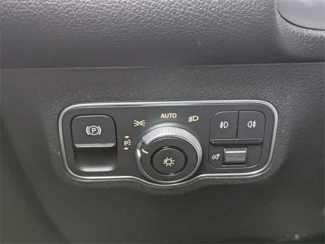 Thumbnail: 2025 Mercedes-Benz GLB - 26