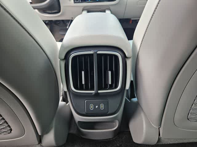 Thumbnail: 2023 Hyundai Ioniq 6 - 17