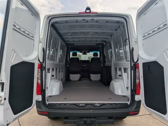 Thumbnail: 2025 Mercedes-Benz Sprinter - 6