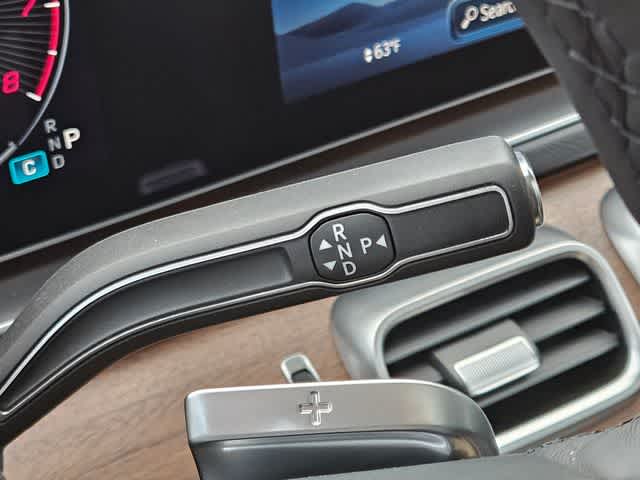 Thumbnail: 2026 Mercedes-Benz GLE - 32