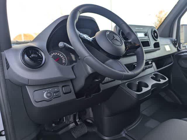 Thumbnail: 2026 Mercedes-Benz Sprinter - 10