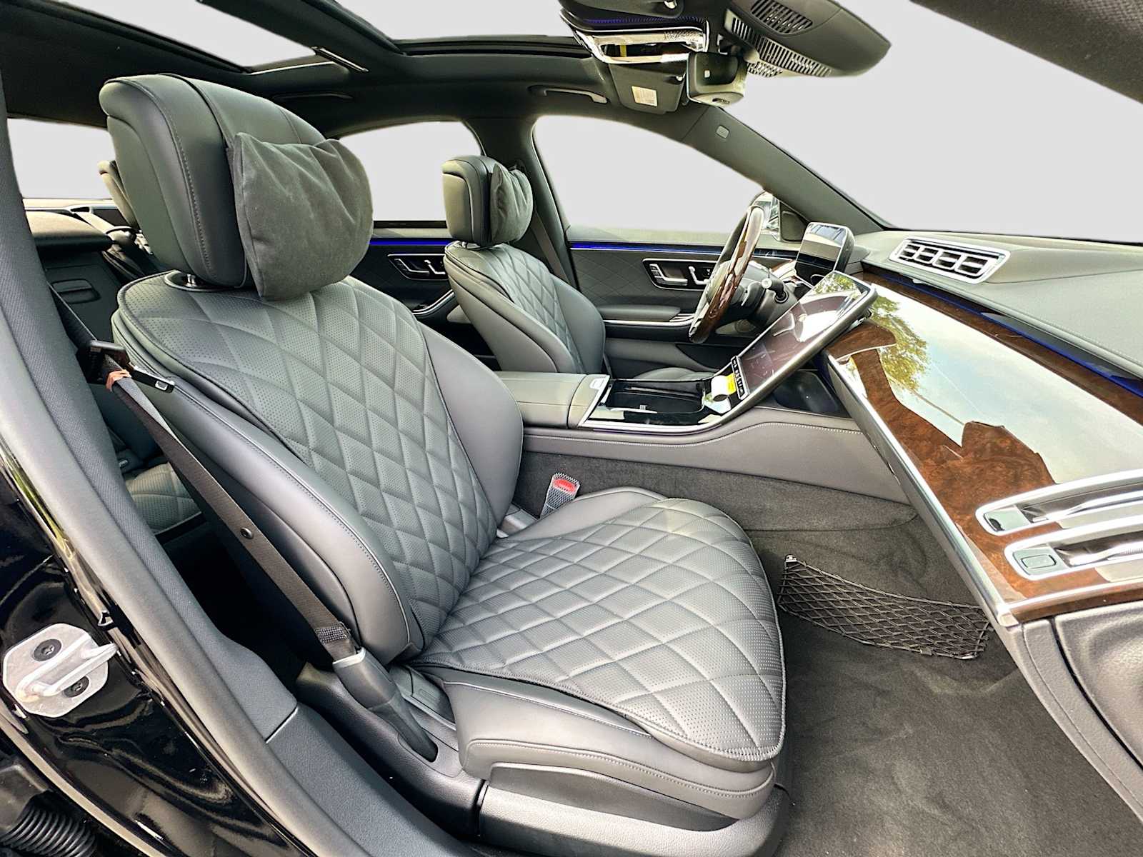 Thumbnail: 2026 Mercedes-Benz S-Class - 30
