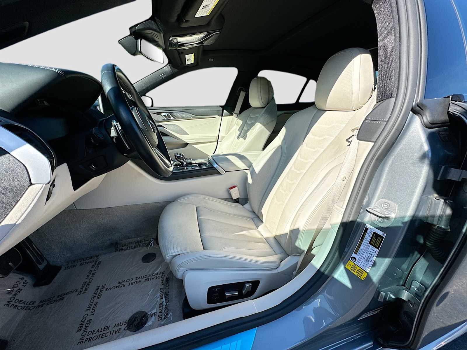 Thumbnail: 2024 BMW 8 Series - 22