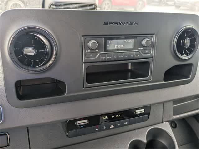 Thumbnail: 2025 Mercedes-Benz Sprinter - 21