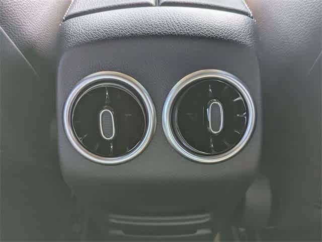 2025 Mercedes-Benz GLA 250 4