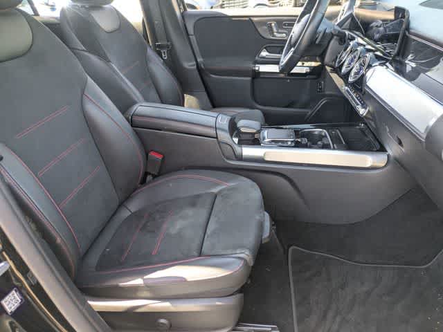 Thumbnail: 2022 Mercedes-Benz GLB - 22