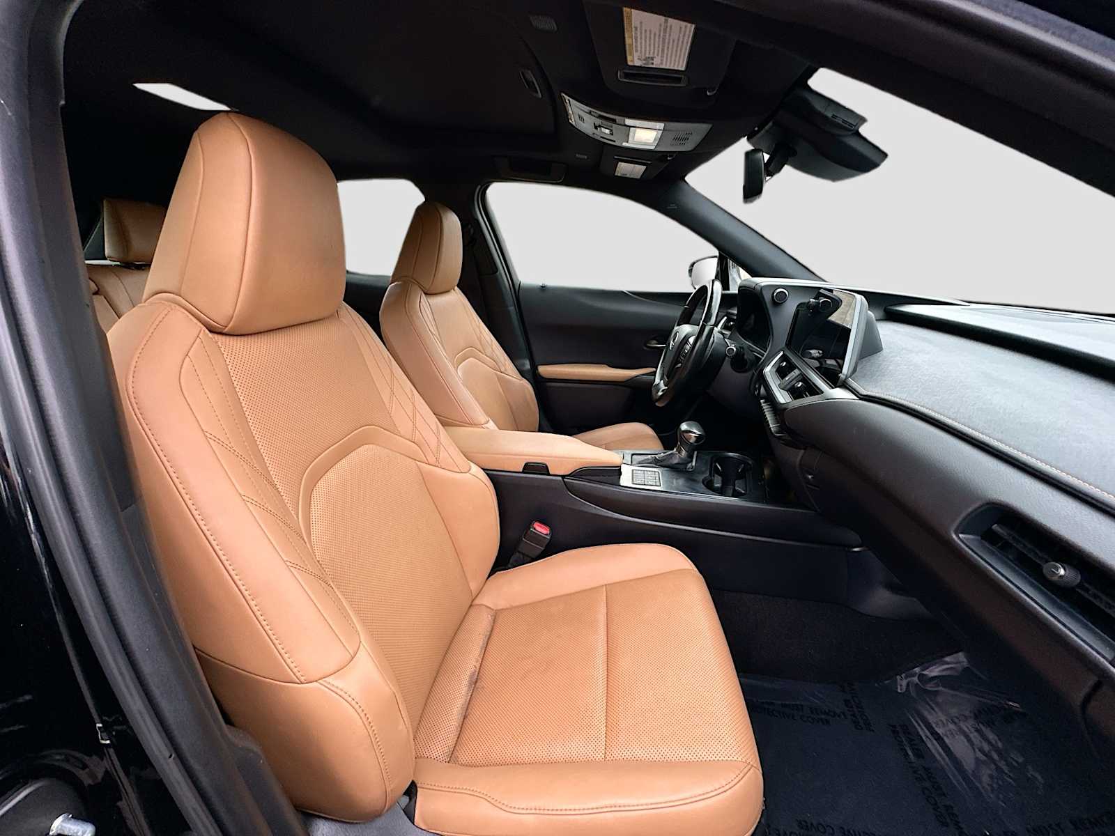 Thumbnail: 2023 Lexus UX - 27