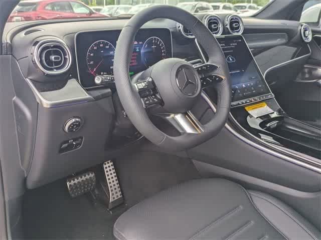 2025 Mercedes-Benz GLC 350 2
