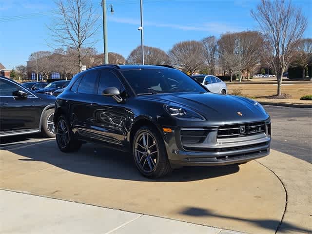 Thumbnail: 2024 Porsche Macan - 3