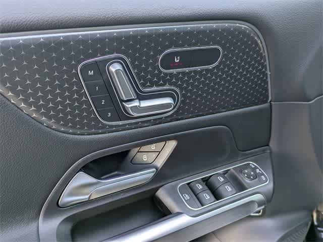 Thumbnail: 2025 Mercedes-Benz GLB - 16