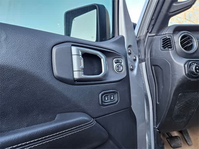 Thumbnail: 2021 Jeep Gladiator - 15