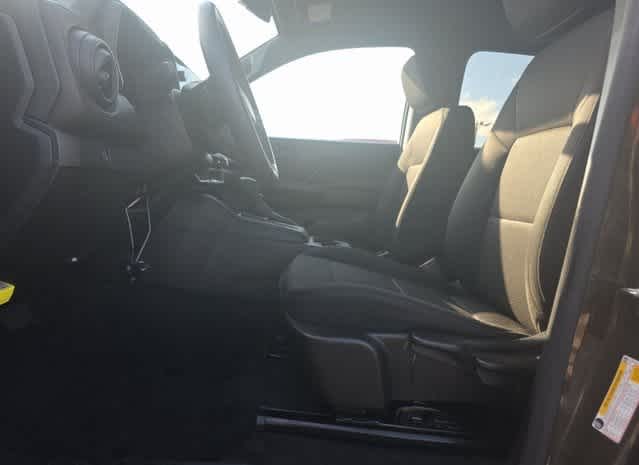 Thumbnail: 2023 Chevrolet Colorado - 3