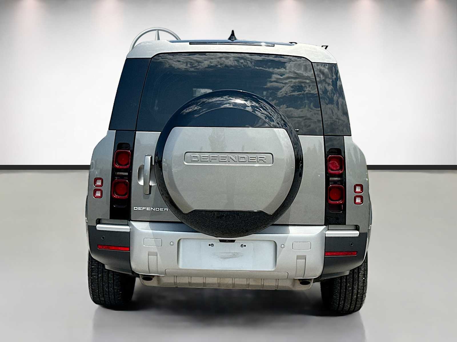 Thumbnail: 2025 Land Rover Defender - 6
