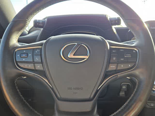 Thumbnail: 2021 Lexus LS - 22