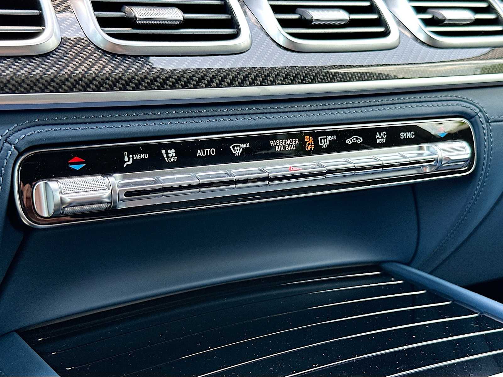 Thumbnail: 2026 Mercedes-Benz GL-Class - 16