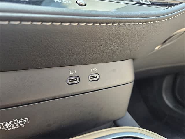 Thumbnail: 2023 Lexus LS - 32