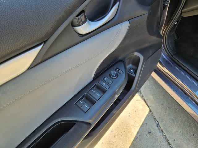 Thumbnail: 2016 Honda Civic - 16