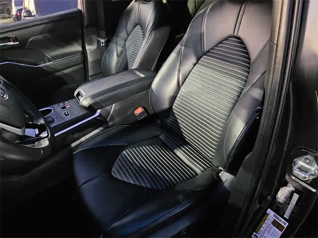 Thumbnail: 2023 Toyota Highlander - 10