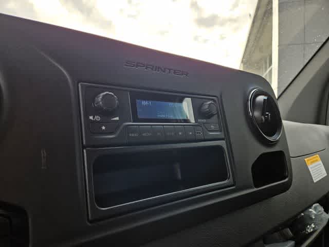 Thumbnail: 2026 Mercedes-Benz Sprinter - 26