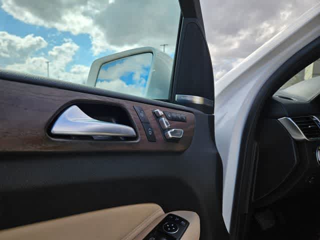 Thumbnail: 2019 Mercedes-Benz GLS - 15