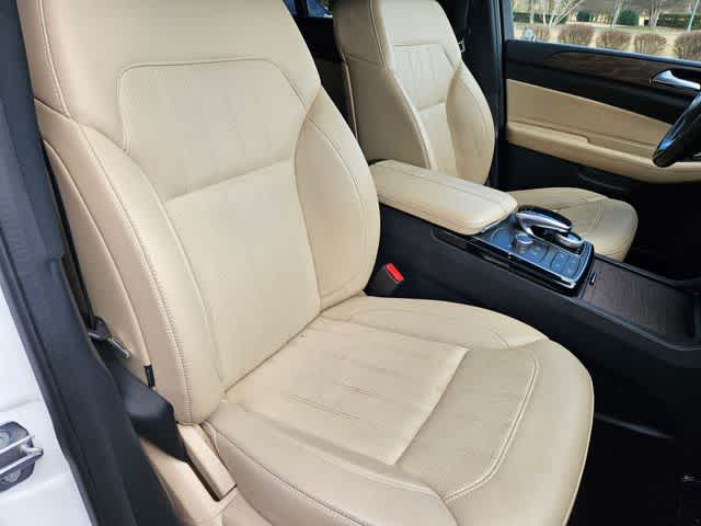 Thumbnail: 2019 Mercedes-Benz GLS - 21