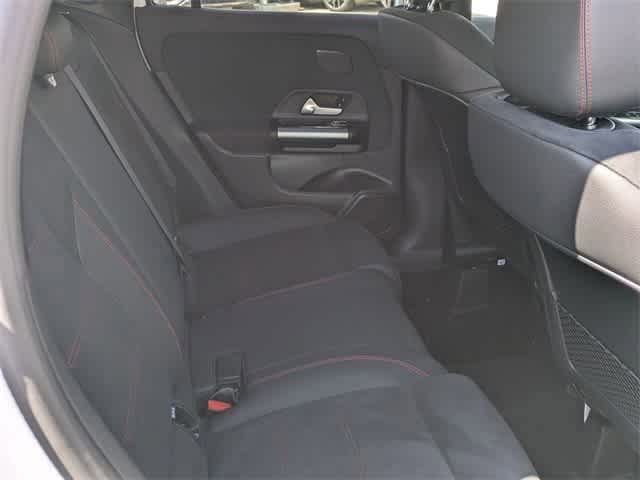 2025 Mercedes-Benz GLA 250 9