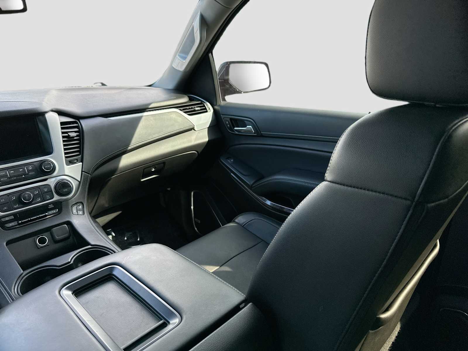 Thumbnail: 2019 GMC Yukon XL - 25
