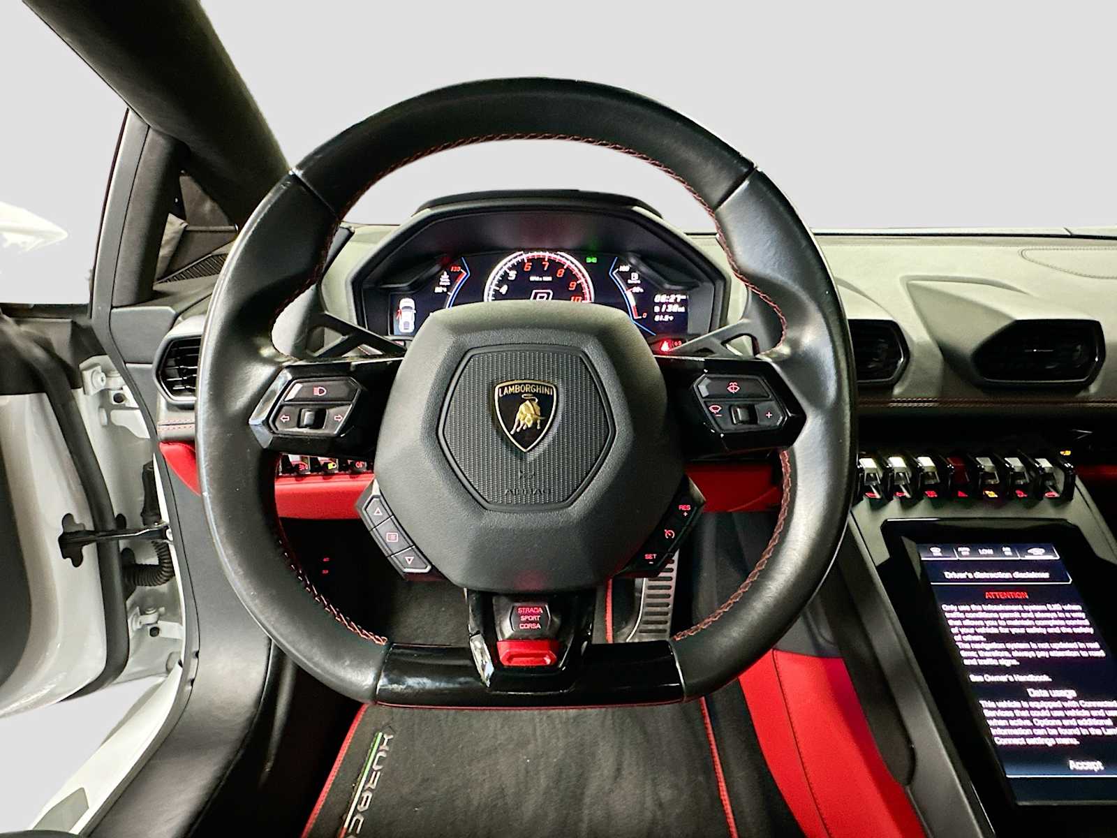 Thumbnail: 2022 Lamborghini Huracan - 10