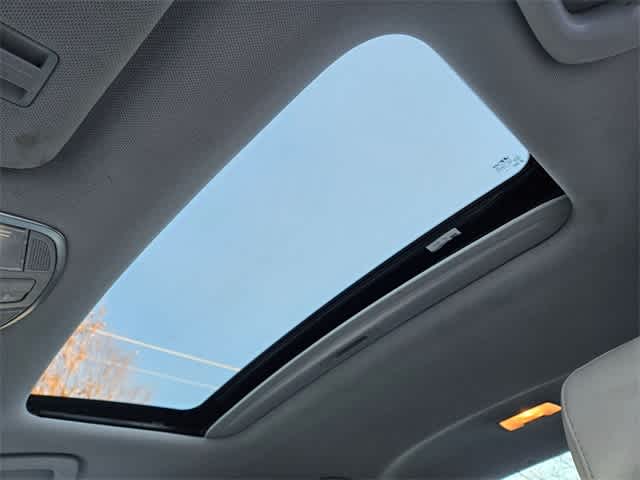 Thumbnail: 2017 Hyundai Sonata - 17