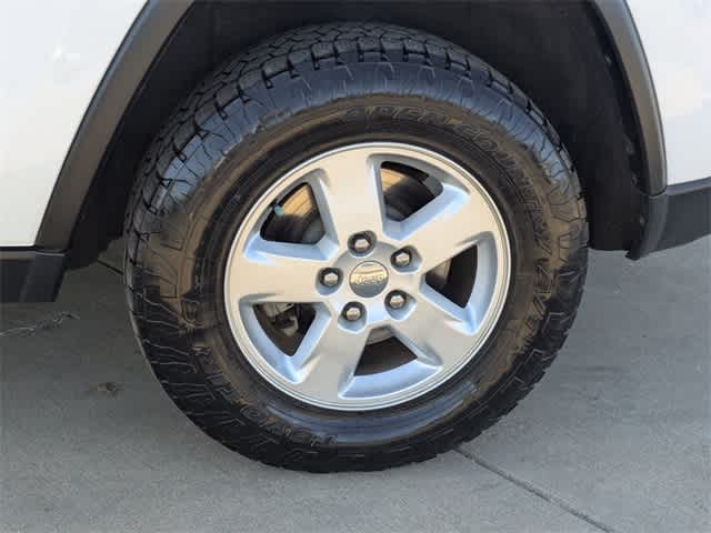 Thumbnail: 2013 Jeep Grand Cherokee - 14