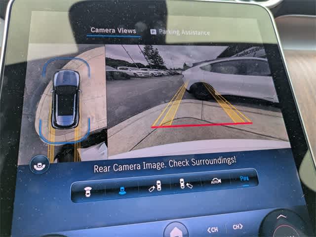 Thumbnail: 2025 Mercedes-Benz GLC - 28