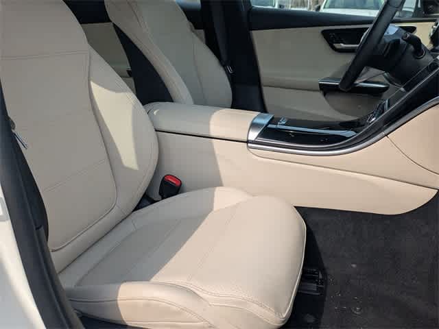 Thumbnail: 2023 Mercedes-Benz C-Class - 22