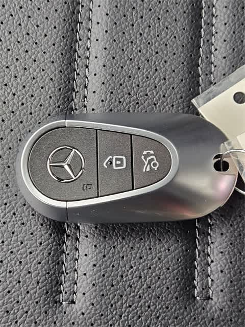 Thumbnail: 2026 Mercedes-Benz GLC - 35