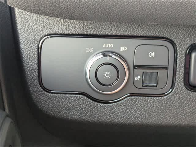 Thumbnail: 2025 Mercedes-Benz Sprinter - 37