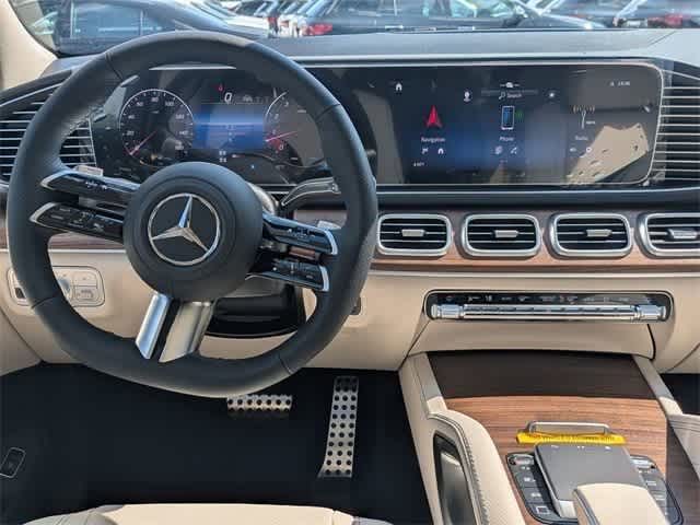 2025 Mercedes Benz GLS 450 4MATIC photo 3