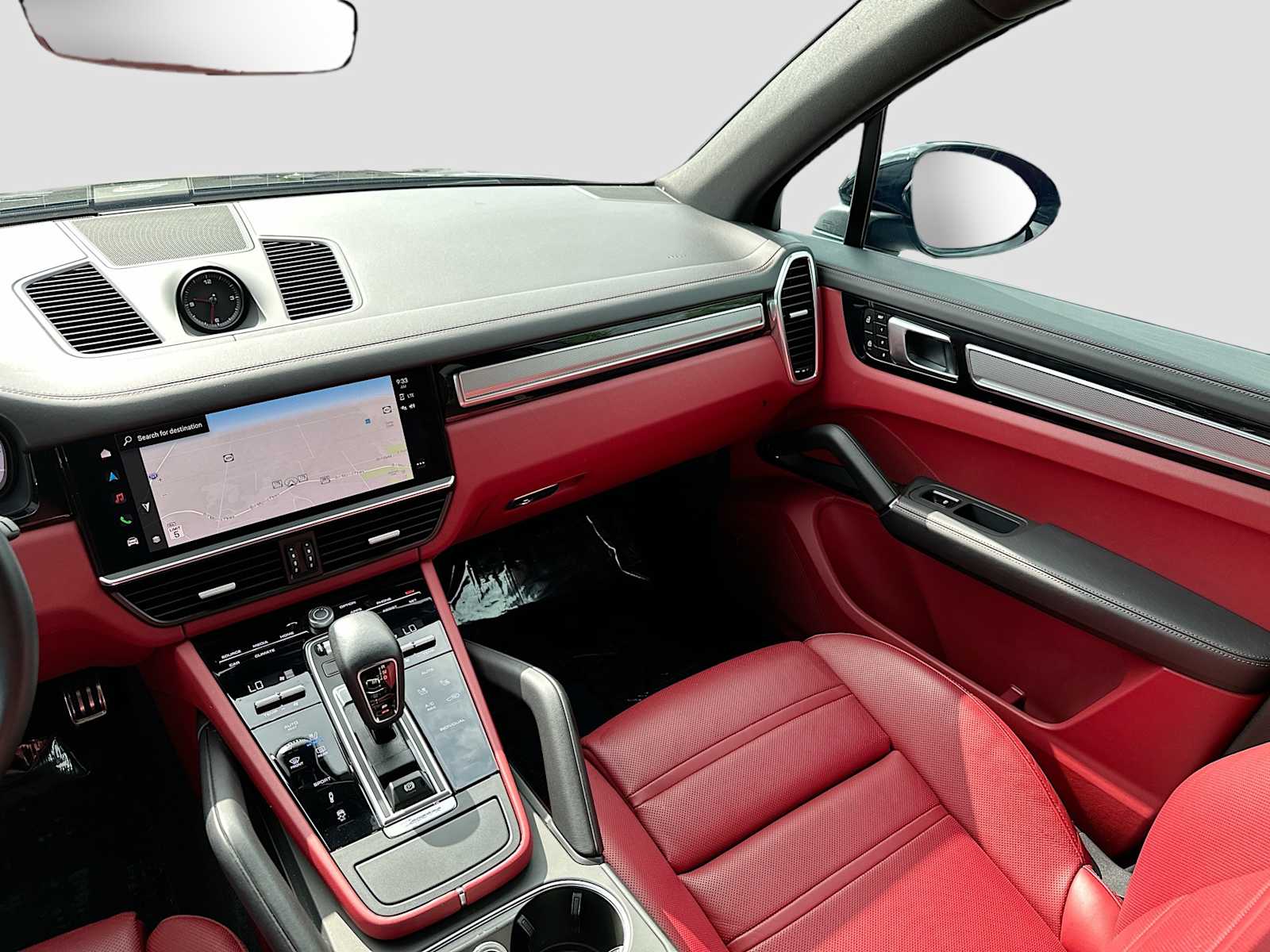 Thumbnail: 2023 Porsche Cayenne - 25