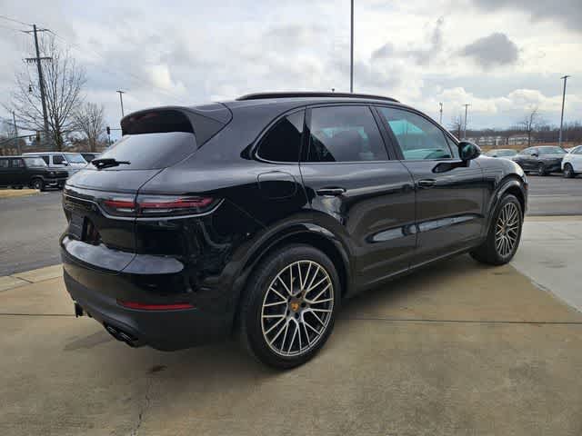 Thumbnail: 2023 Porsche Cayenne - 8