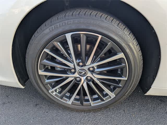 Thumbnail: 2025 Lexus ES - 12