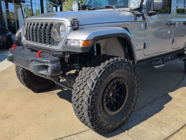 Thumbnail: 2021 Jeep Gladiator - 10