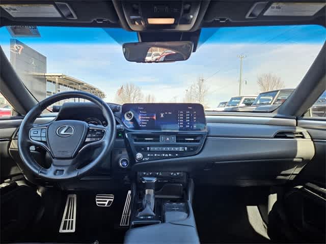 Thumbnail: 2022 Lexus ES - 18