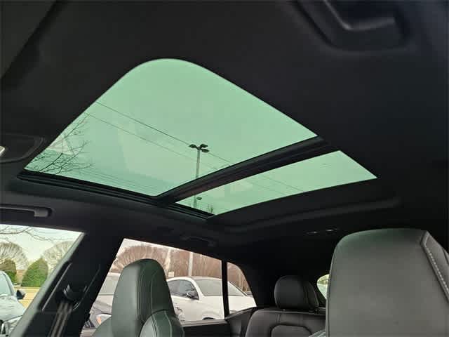 Thumbnail: 2023 Audi SQ8 - 17