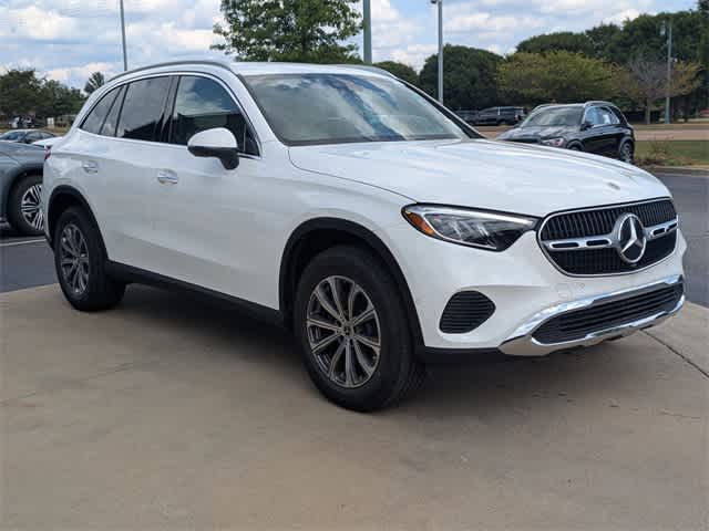 2025 Mercedes Benz GLC 300 4MATIC photo 2