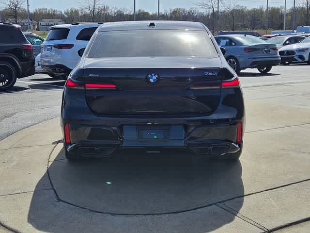 Thumbnail: 2025 BMW 7 Series - 8