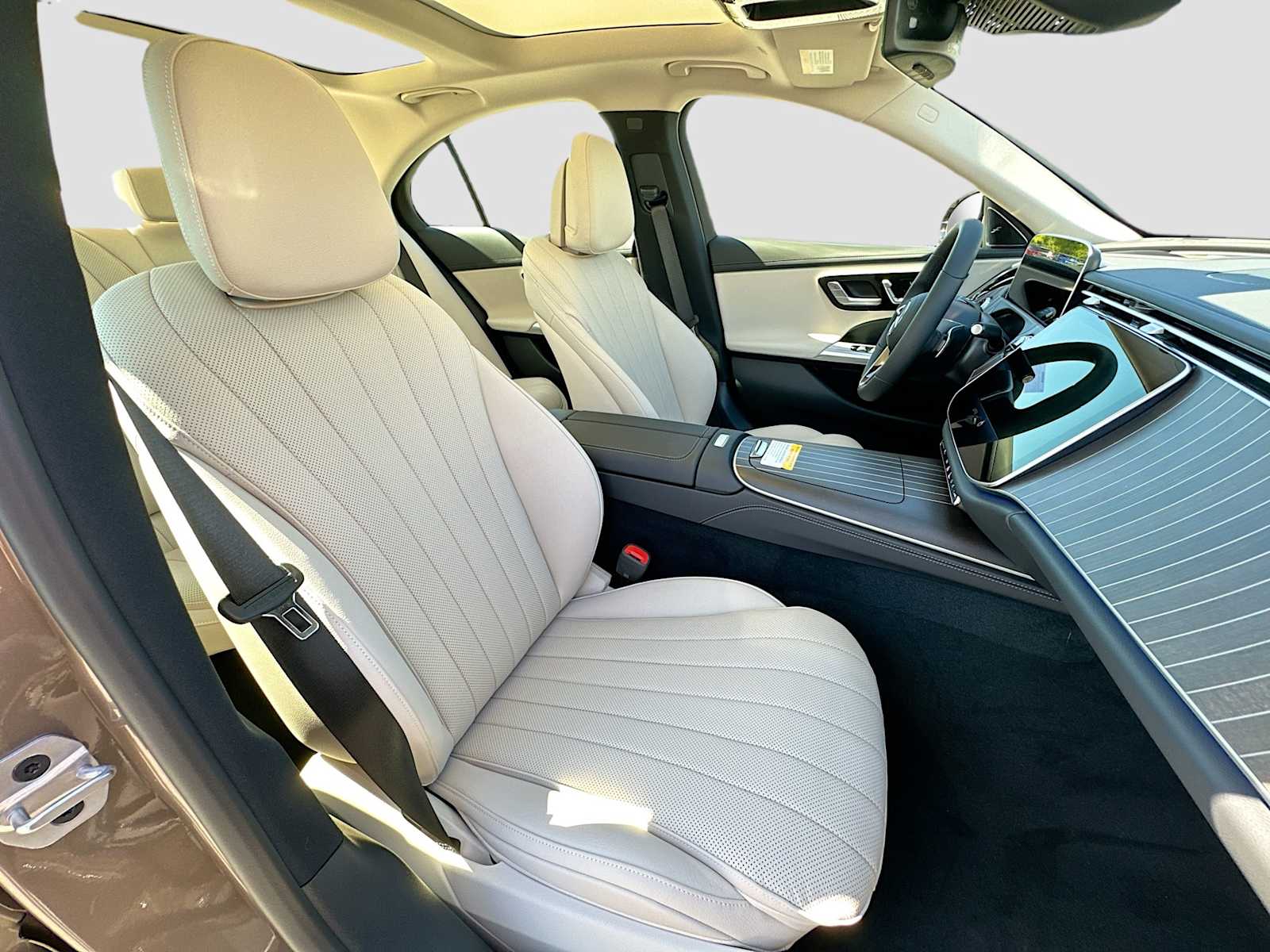 Thumbnail: 2026 Mercedes-Benz E-Class - 29