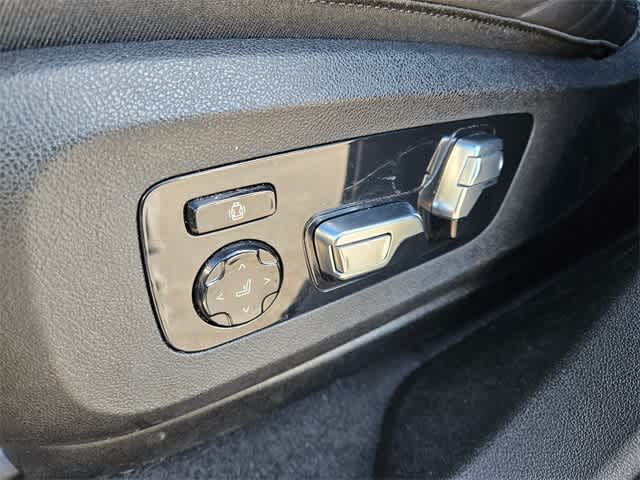 Thumbnail: 2023 BMW X6 - 17